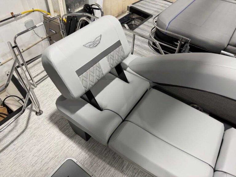 2026 Bennington 23MSL - SPS - NEW Sport Lounge - Blackout US-ETWS9185J526 [photo 25]